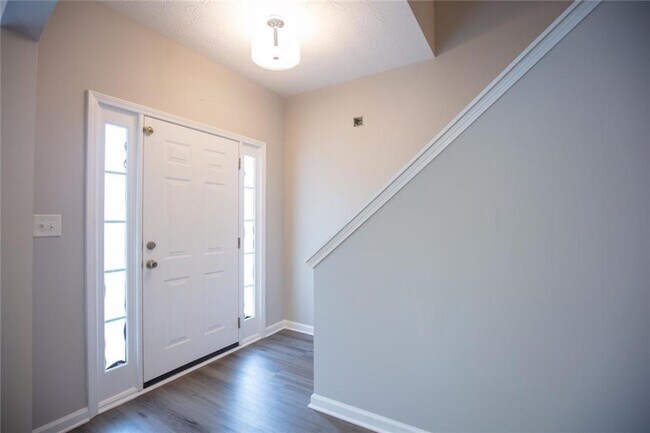Foto del edificio - 649 Kenridge Dr
