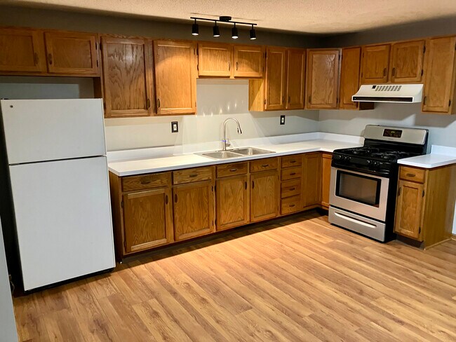 Building Photo - 422 N Legion Dr