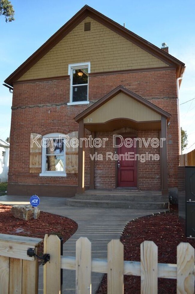 Building Photo - 12 E Quincy Ave
