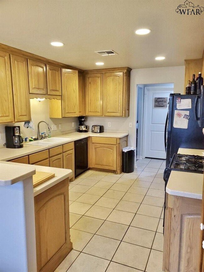 Foto del edificio - 5801 Lerma Ln