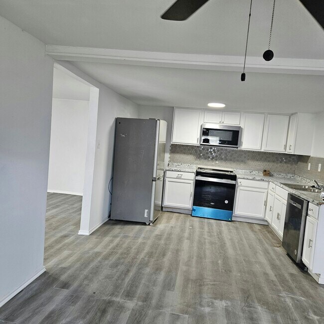 Foto del edificio - 1403 E 4th Ave