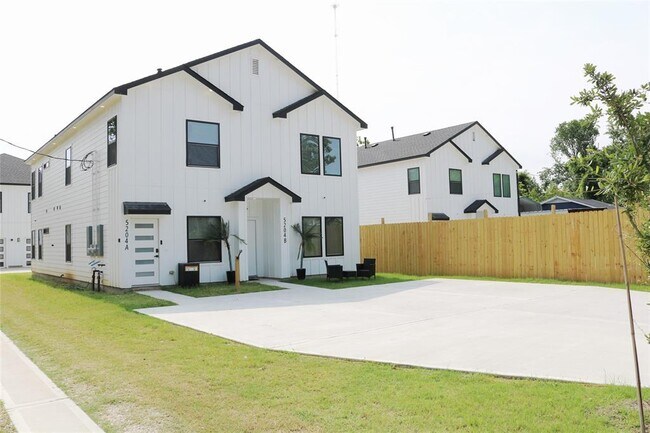 Foto del edificio - 5204 Gold St