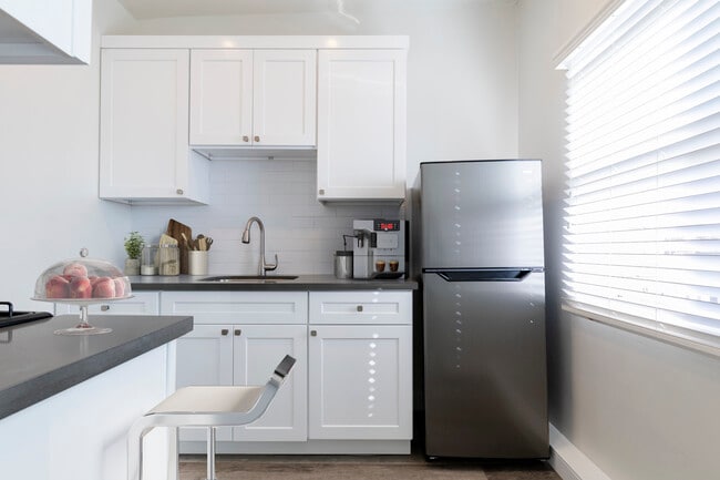 Foto del edificio - Cozy & Contemporary Studio in Koreatown