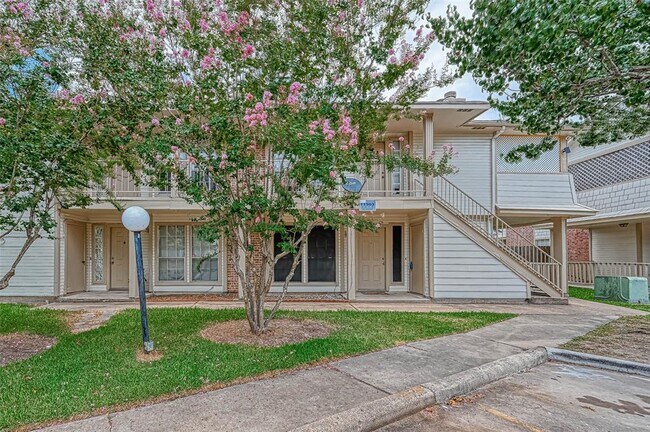 Building Photo - 11503 Meadow Ln