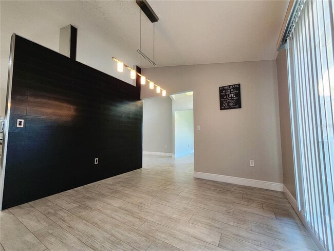 Building Photo - 1057 Summer Glen Dr