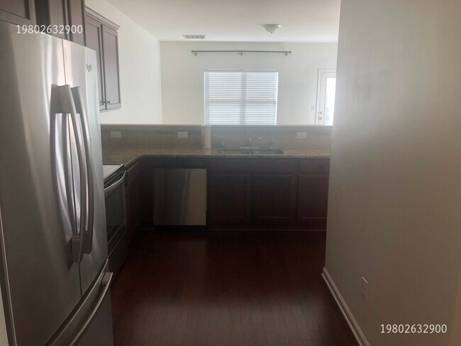 Building Photo - 807 Summerlake Dr