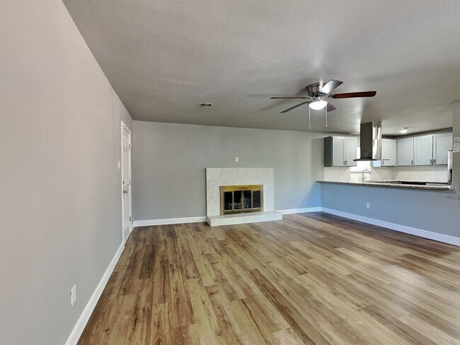 Building Photo - 836 Misty Glen Ln