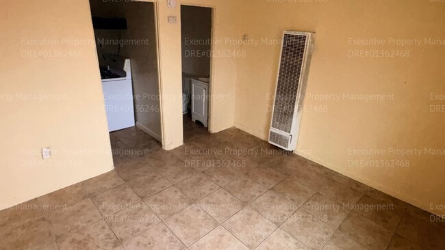 Foto del edificio - 105 E 8th St