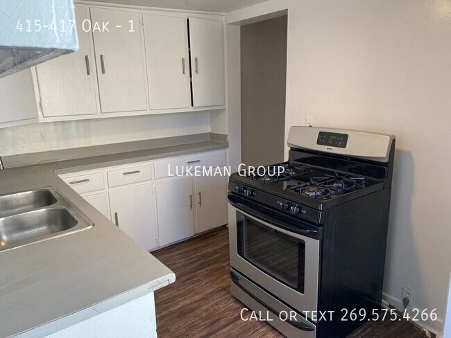 Foto del edificio - 415-417 Oak-1