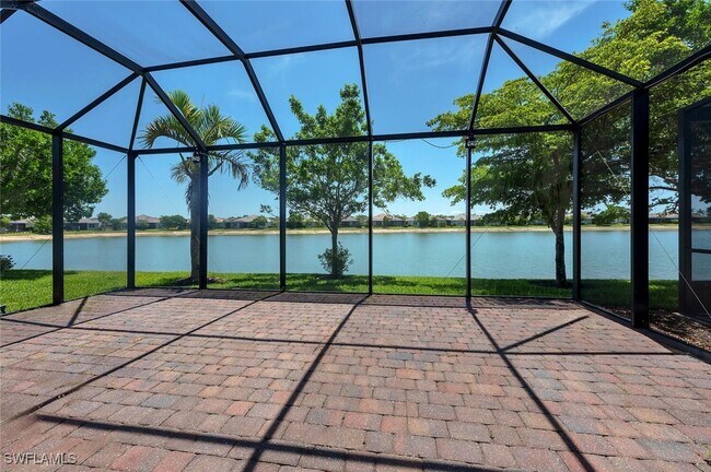 Building Photo - 14940 Edgewater Cir
