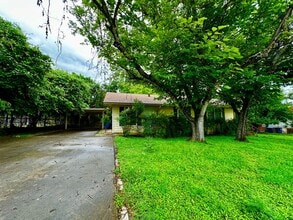 Building Photo - 525 Methodist Encampment Rd