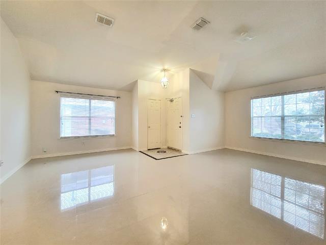 Foto del edificio - 1056 Wood Brook Dr