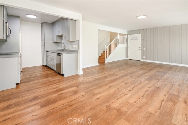 Building Photo - 348 Miraleste Dr