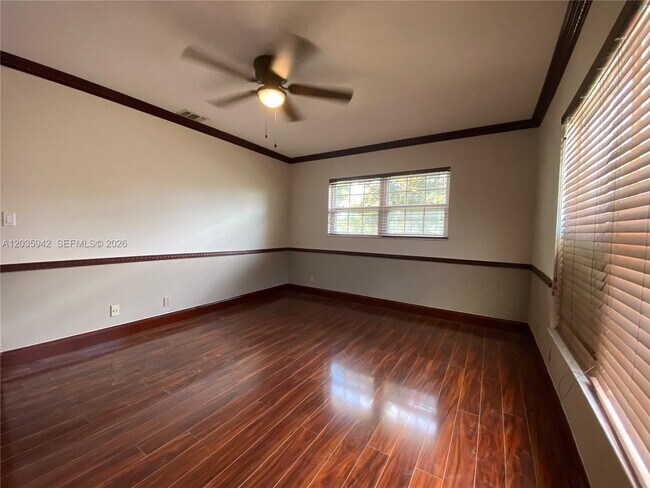 Foto del edificio - 490 Bonaventure Blvd
