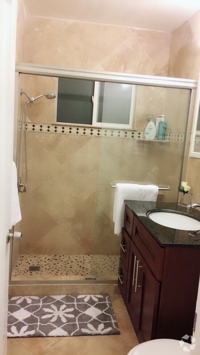 Sobrante Park Apartments under 600 Oakland, CA 4 Rentals