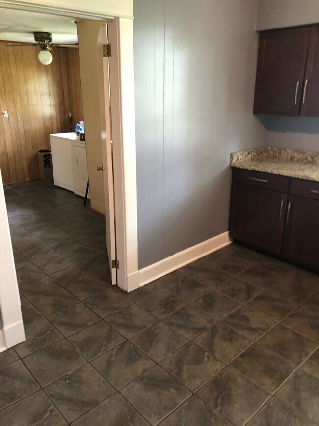 Foto del edificio - Available Fall 2026!