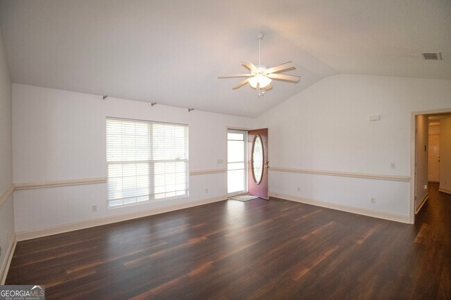 Building Photo - 2309 Oak Ridge Ln