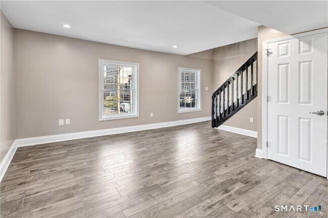 Foto del edificio - 418 Howe Ave