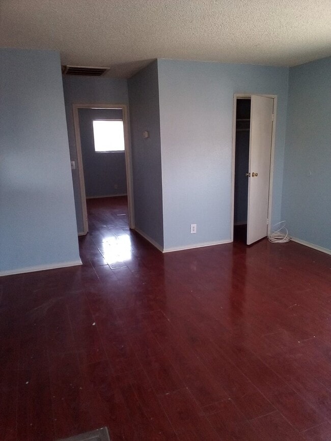 Building Photo - 202 Kola St