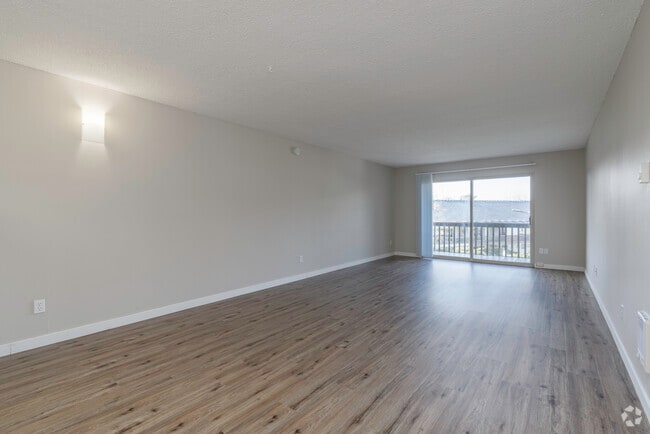 2BR, 1BA - 865SF Living Room - The Maples
