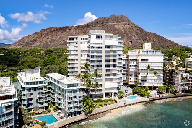 Building Photo - Diamond Head Apartments