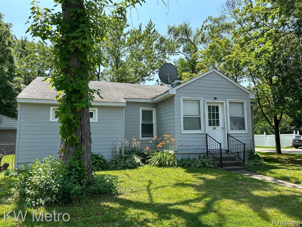 Primary Photo - 102 Vermont Ave