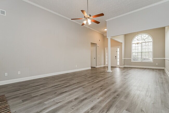 Foto del edificio - 217 Whitney Ln