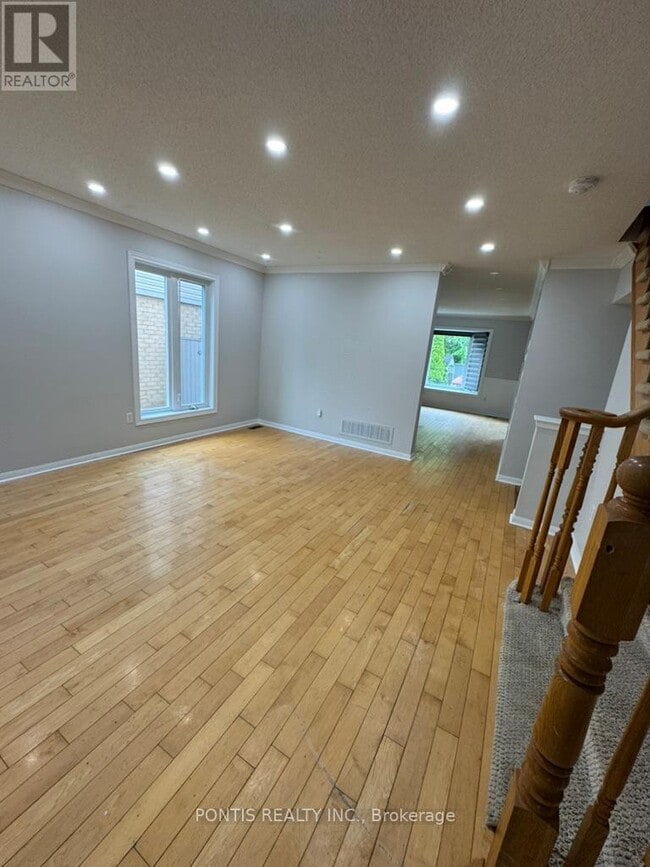 Building Photo - 72 Rowland St