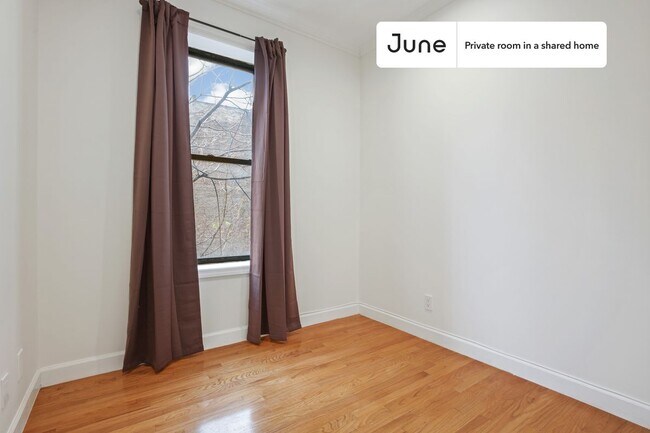 Foto del edificio - Room in Shared 4 bed/1 bath home