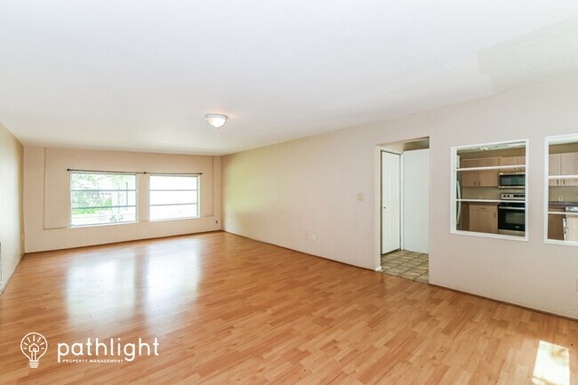 Building Photo - 1718 Sunset Pl