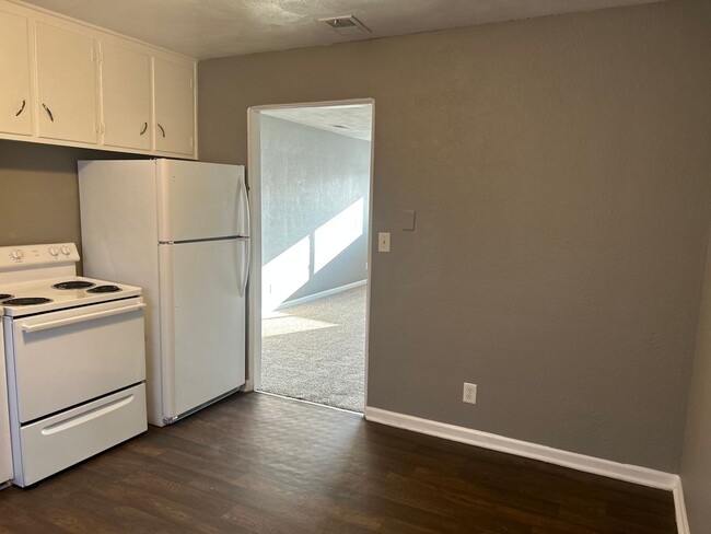 Building Photo - Forest Court Apartment Homes