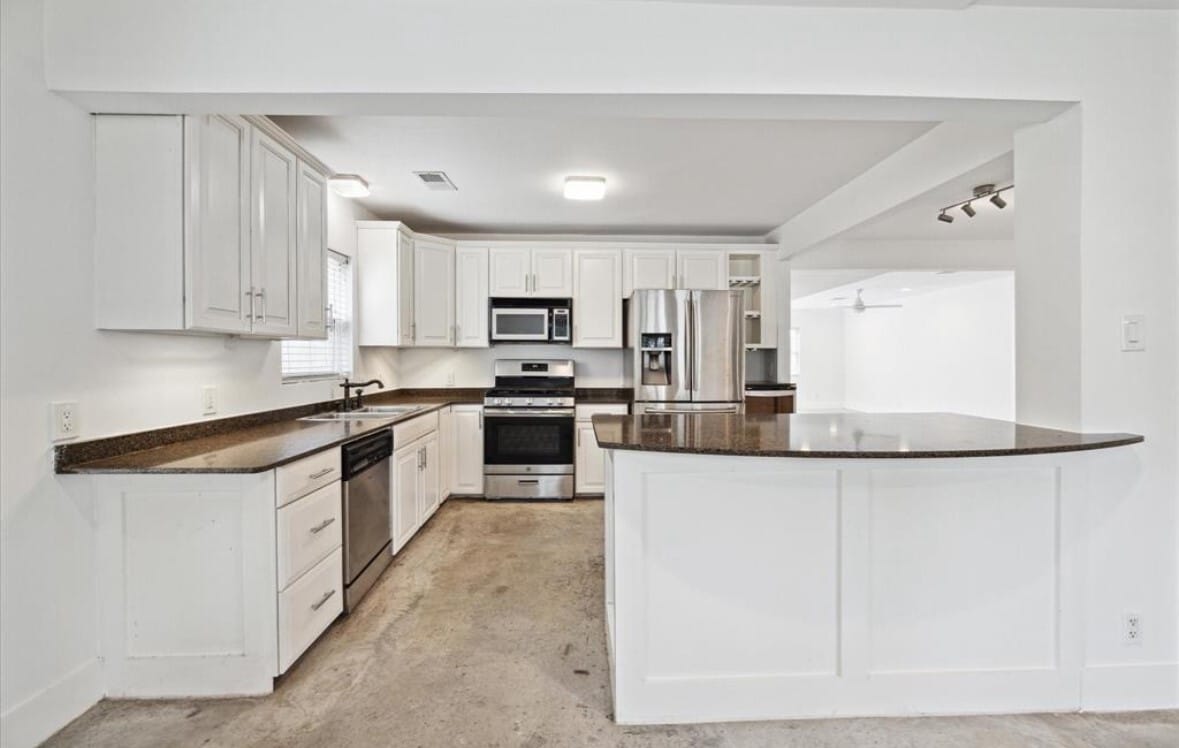 Foto principal - 3818 Childress St