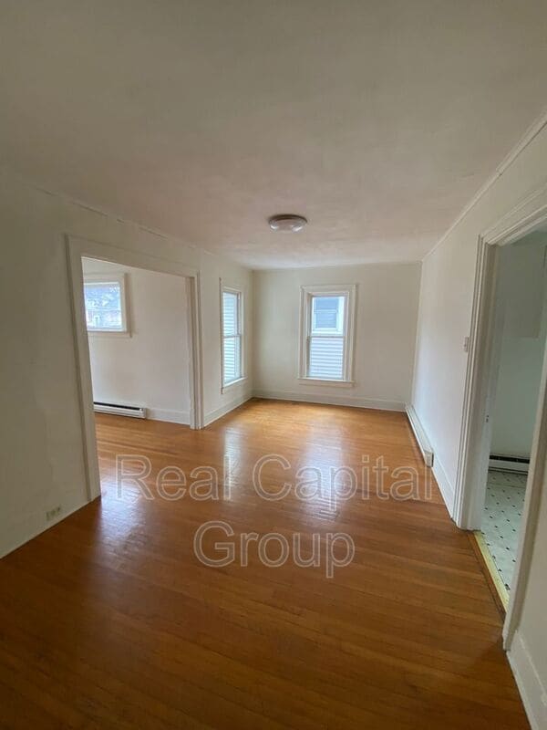 Building Photo - 335 Pine St