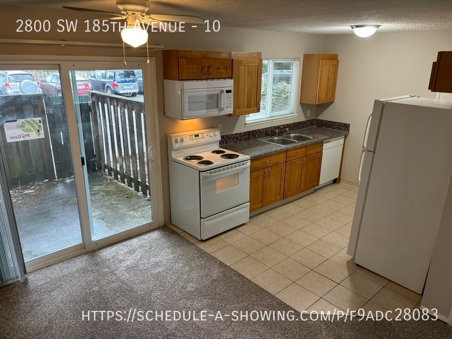 Primary Photo - 2br Downstairs Unit w/W&D, Water, Sewer & ...