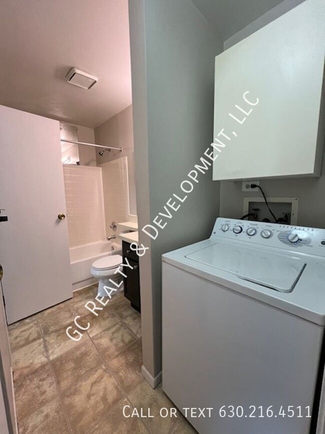 Building Photo - 1251 Wyndham Dr