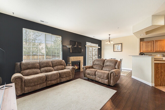 Building Photo - 7245 S Millbrook Ct