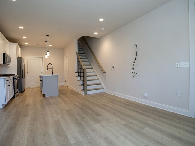 Foto del edificio - Walkable Short Pump Living with a Huge Private Deck