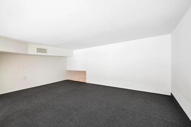 Building Photo - 55 White St