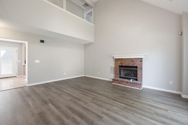 Foto del edificio - Newly renovated 3Bd 2.5bath SFH in Chadbury Concord