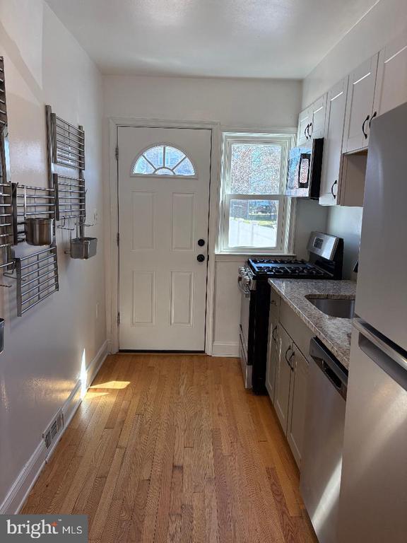 Building Photo - 6841 Duluth Ave