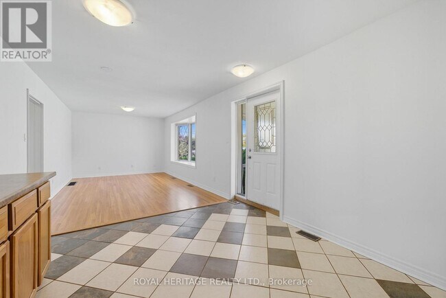 Photo du bâtiment - 713 Burns St W