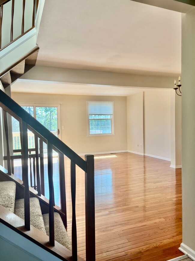 Building Photo - 8136 Verbeck Dr