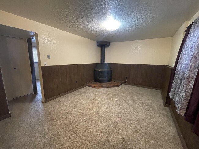 Building Photo - 776 Moccasin Trail