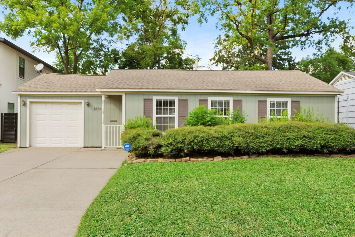 Primary Photo - 1850 Libbey Dr