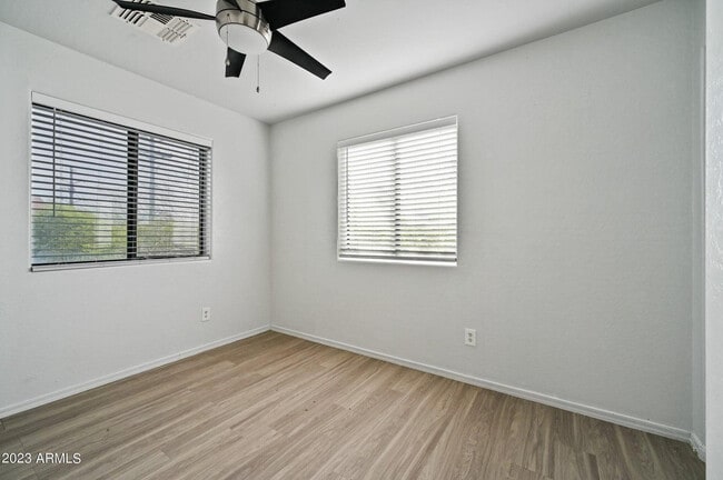 Building Photo - 5010 N 22nd Ave