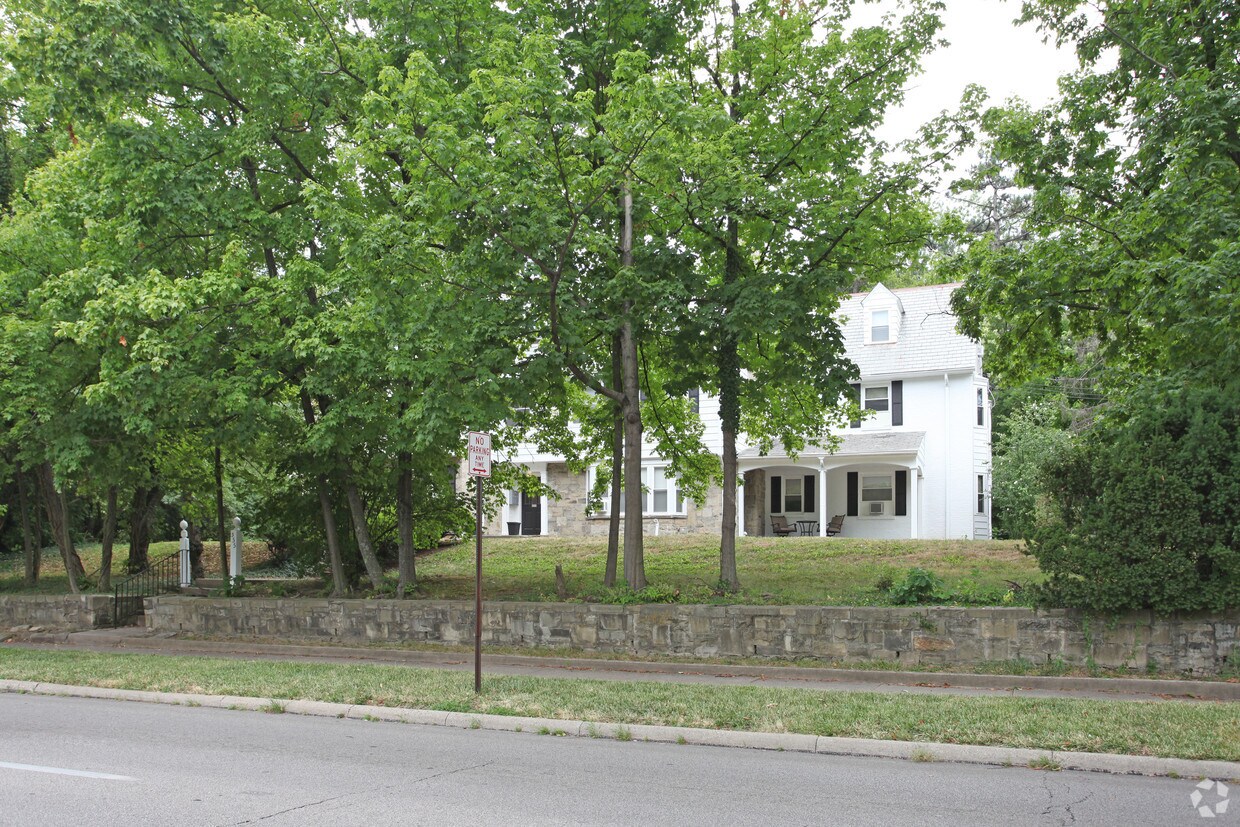 Primary Photo - 355 Springfield Pike