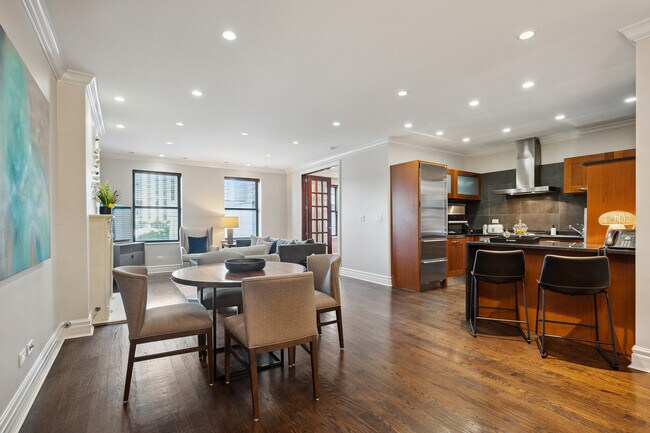 Foto del edificio - 70 E Walton St