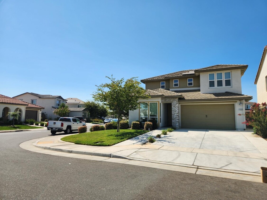 Primary Photo - 10068 Carinata Dr