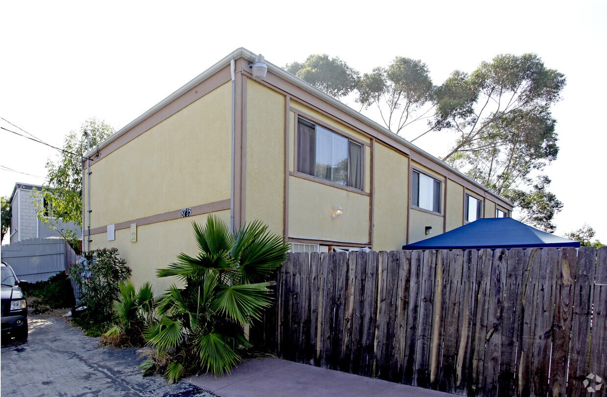 Foto principal - 8715 Mellmanor Dr