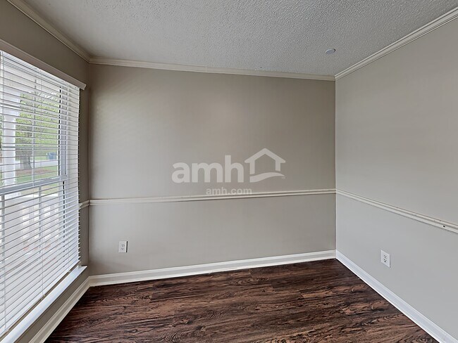 Foto del edificio - 1020 Ridgefield Circle